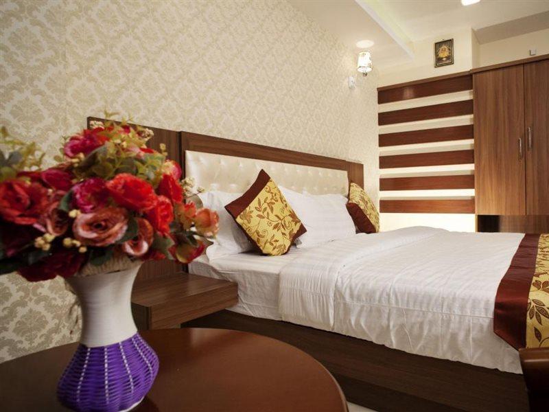 Hotel Mahalakshmi Residency 콜루루 외부 사진