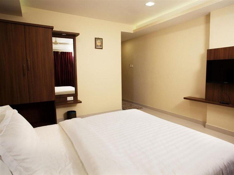 Hotel Mahalakshmi Residency 콜루루 외부 사진