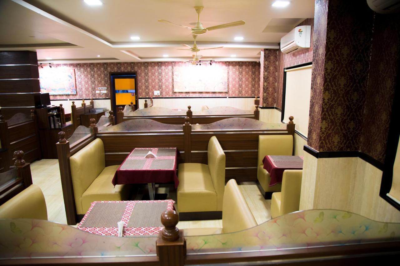 Hotel Mahalakshmi Residency 콜루루 외부 사진