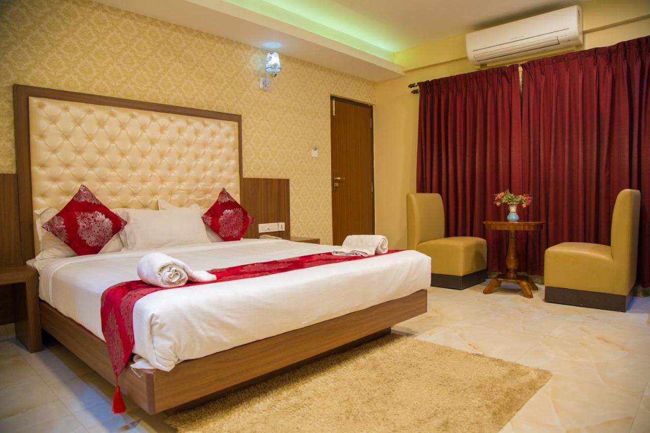 Hotel Mahalakshmi Residency 콜루루 외부 사진