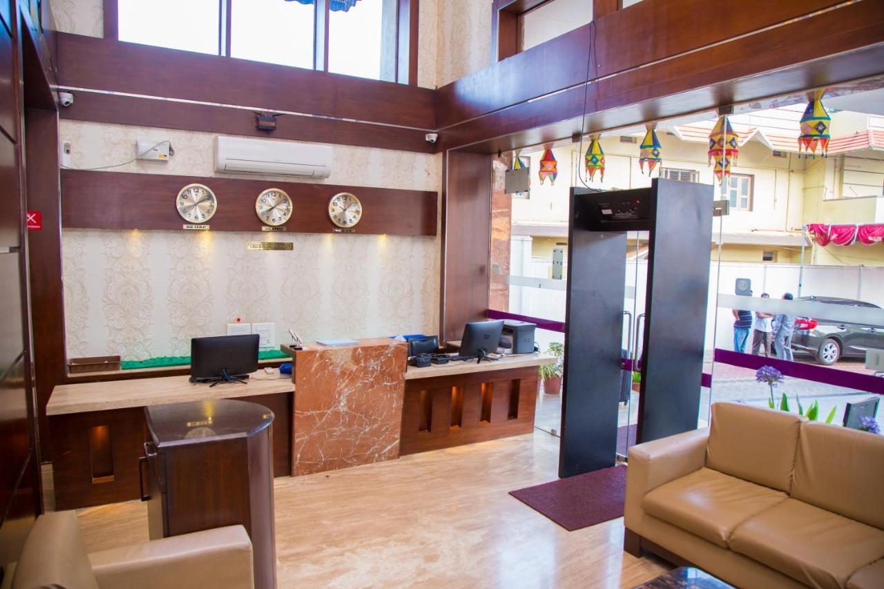 Hotel Mahalakshmi Residency 콜루루 외부 사진